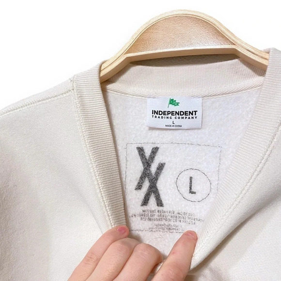 MGK Machine Gun Kelly Tickets to My Downfall Crewneck White Sweatshirt Large - Picture 4 of 5